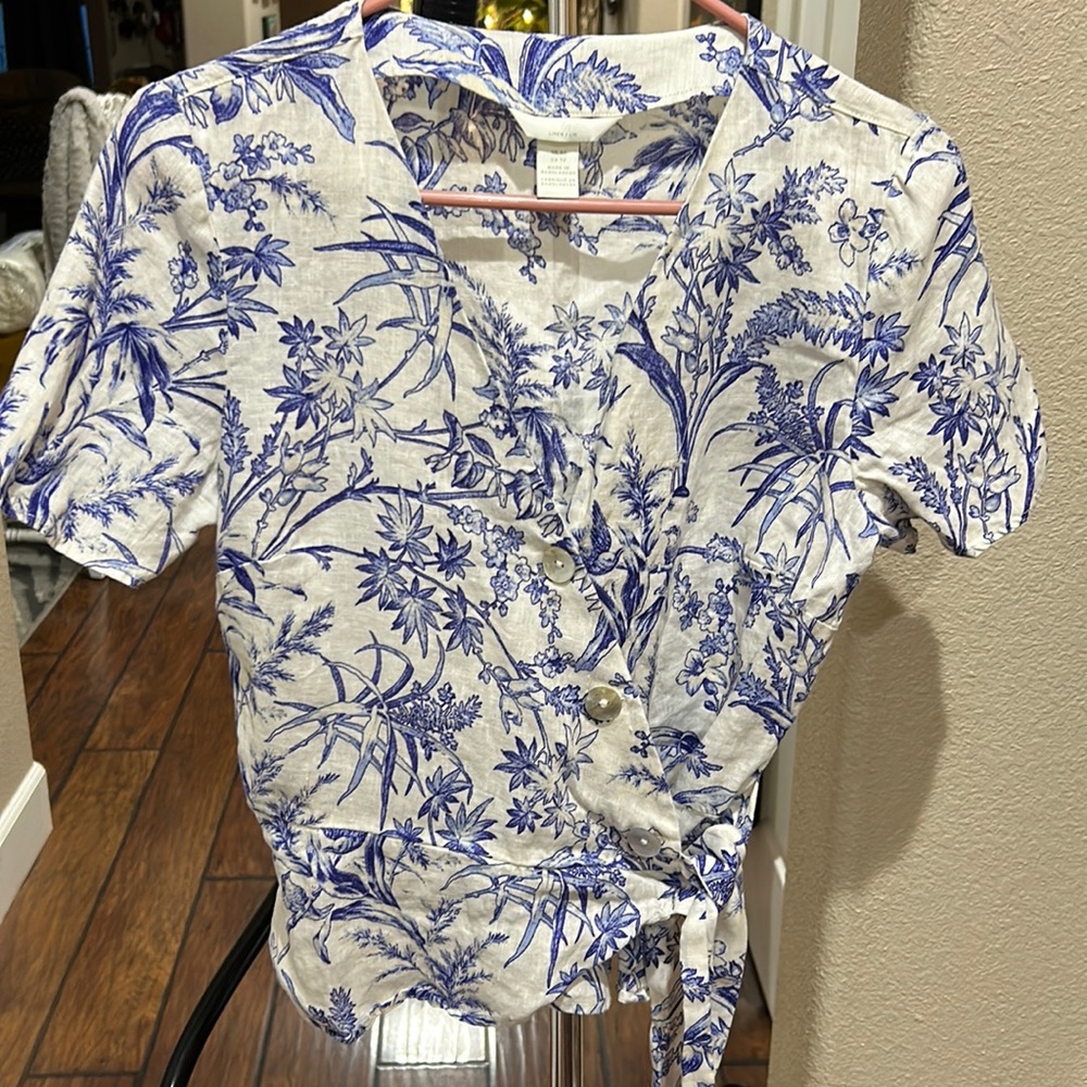 Beautiful tropical print blouse